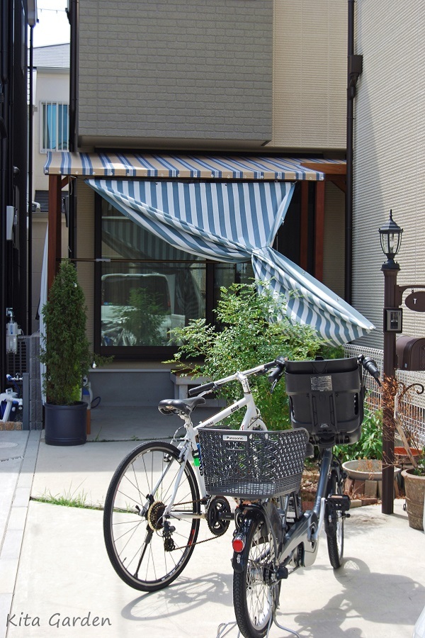 兵庫県伊丹市T様邸の自転車屋根
