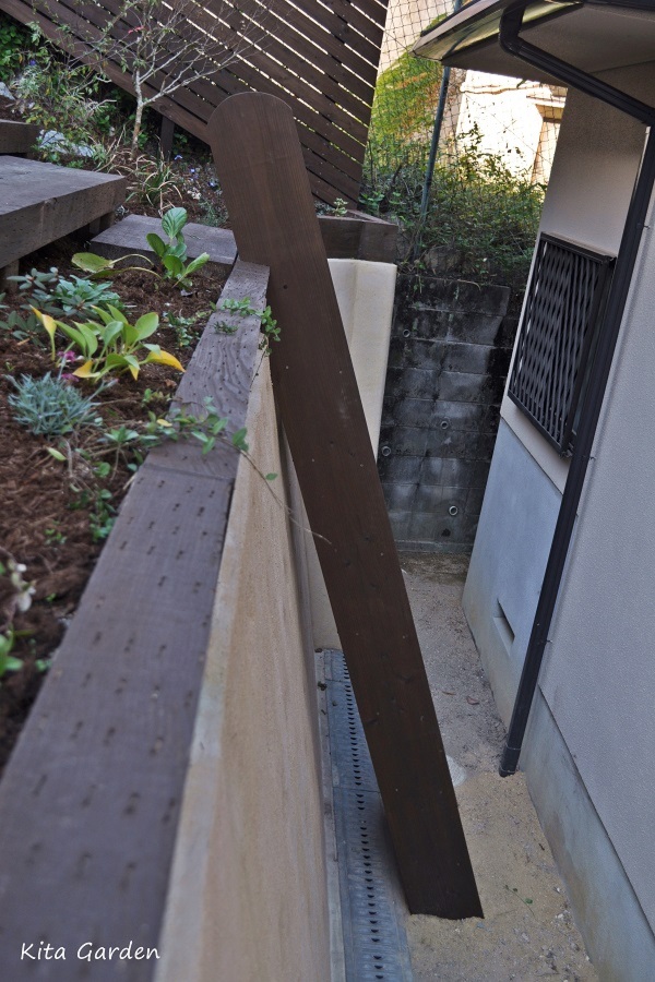 ロフトガーデンの木製のはしご