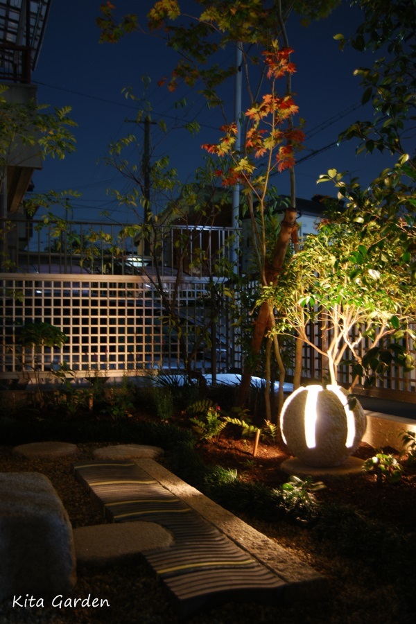 兵庫伊丹市S様邸の和モダンの夜の庭
