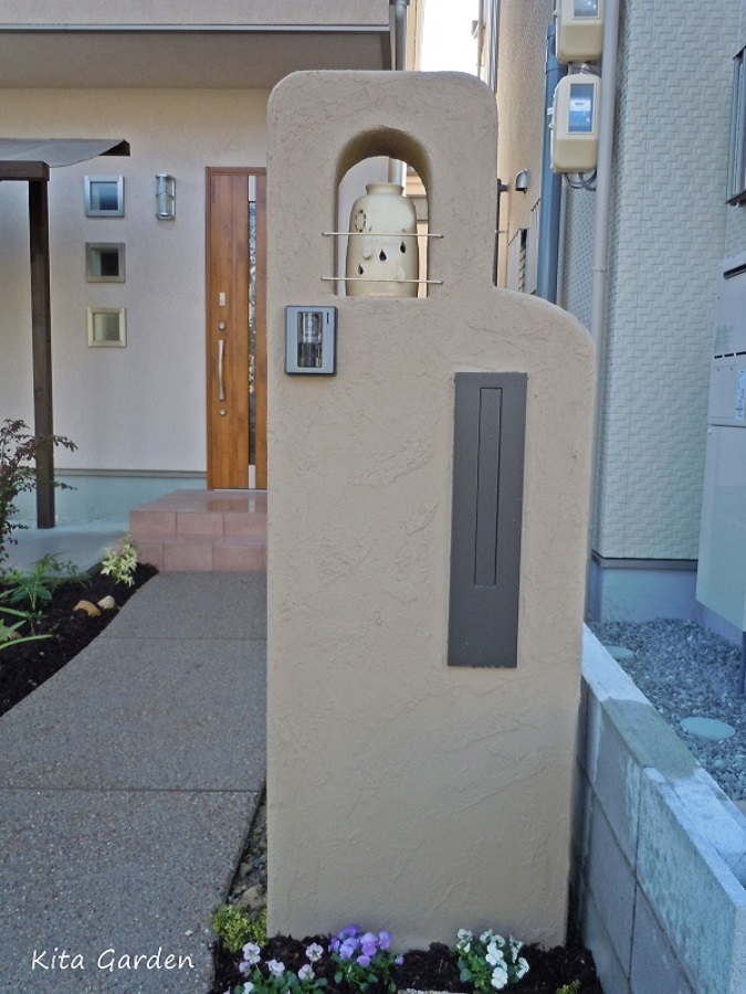 伊丹市O様邸のオリジナルの塗り壁門柱