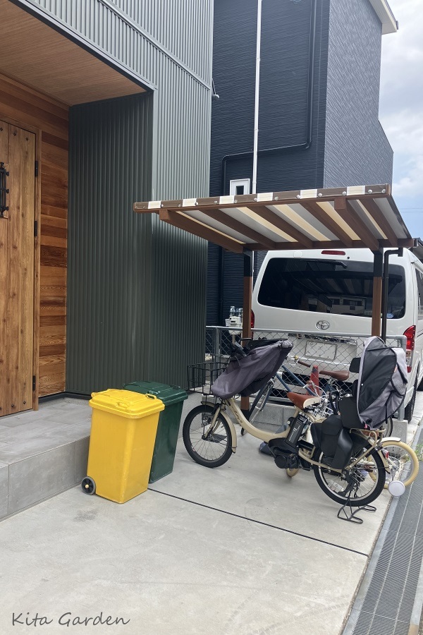 大阪府堺市F様邸の自転車屋根