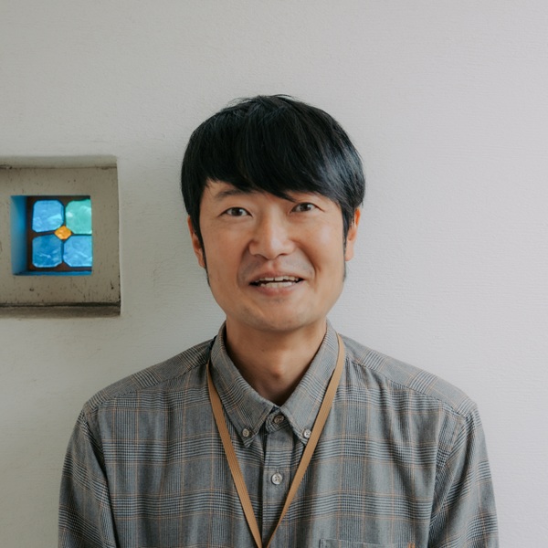 岸 賢治さん
