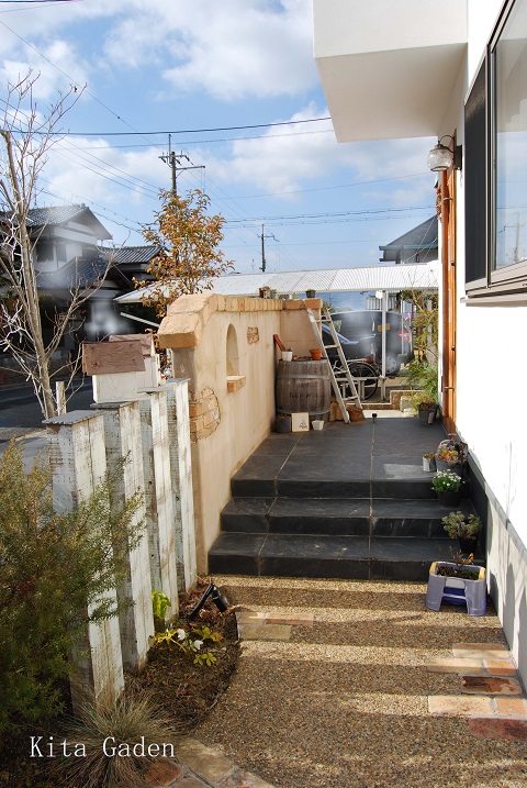 川西市の外構アプローチ