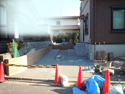 川西市の新築外構コンクリート土間工