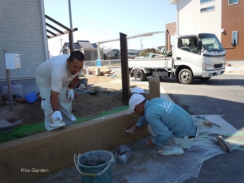 岡山県の新築外構の門まわりの土壁仕上げ