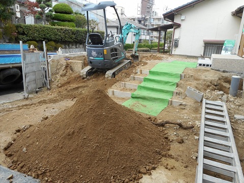 神戸市の新築外構の掘削作業