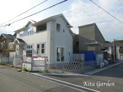 西宮市の輸入住宅の新築外構