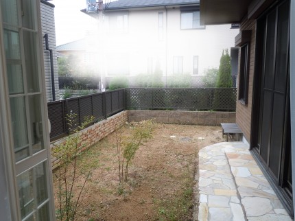 宝塚市の庭リフォーム工事で造った雑木の庭