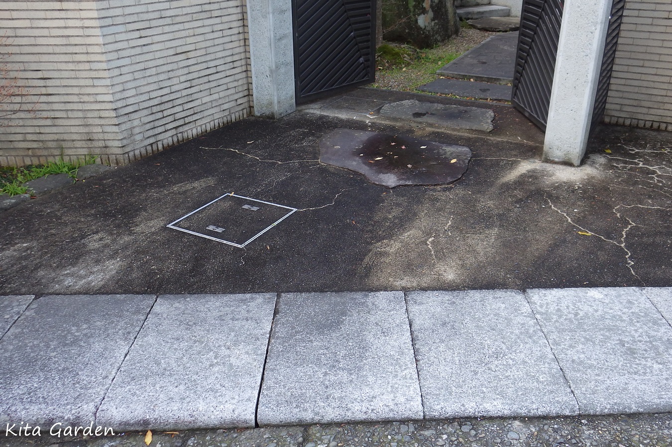 芦屋市の門まわりのリフォーム施工前