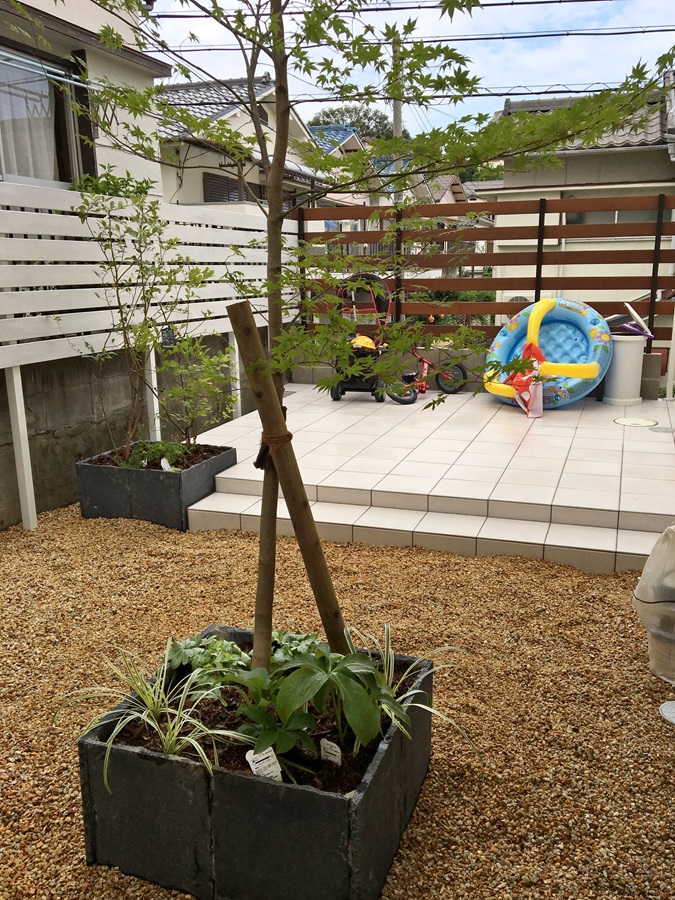 兵庫県神戸市新築外構庭工事のテラスデッキ