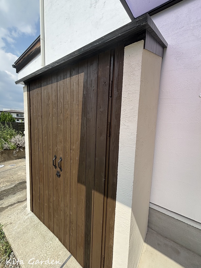 大阪茨木市で造作したおしゃれな物置