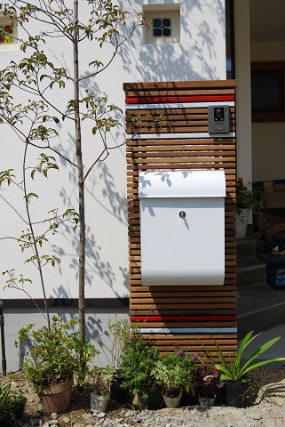 伊丹市の外構の木製門柱