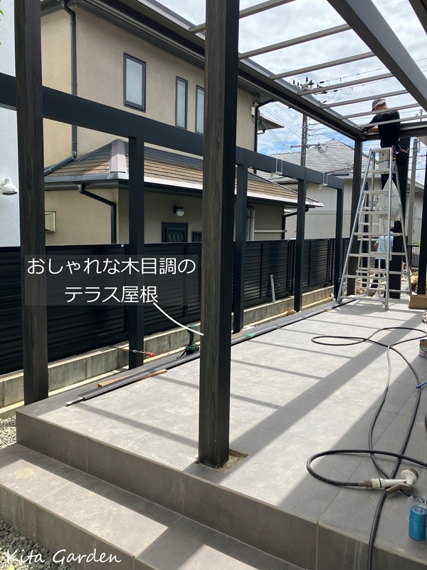 吹田市の庭のテラス屋根設置工事