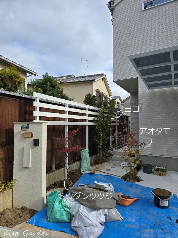 宝塚市新築外構庭工事の植栽工事