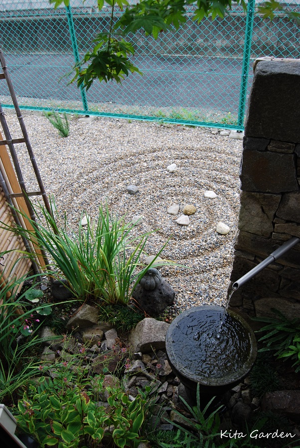 伊丹市の展示場にある小さな坪庭