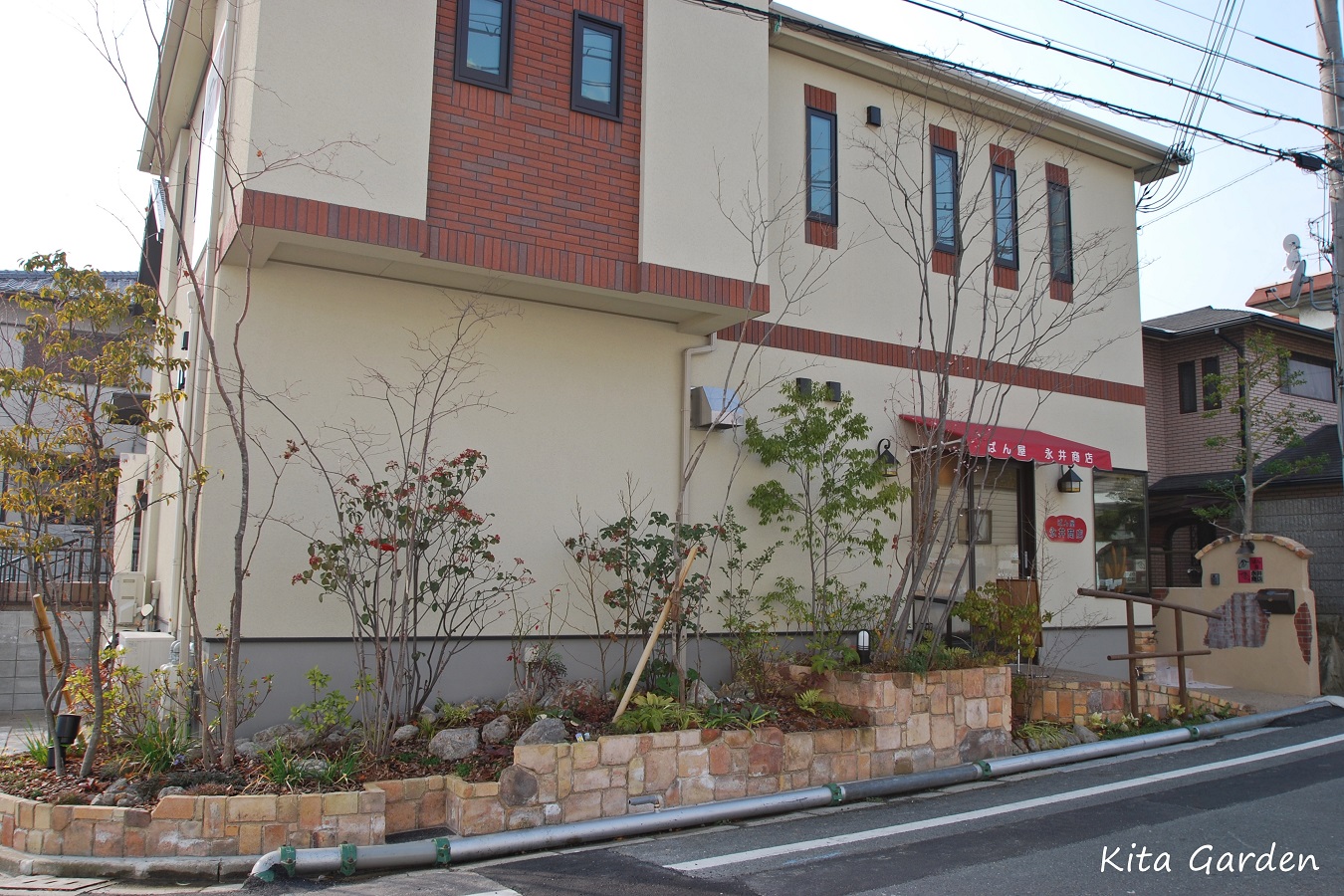 大阪で施工したナチュラルな外構と庭