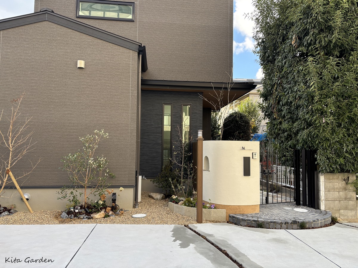 伊丹市の新築外構の植栽工事