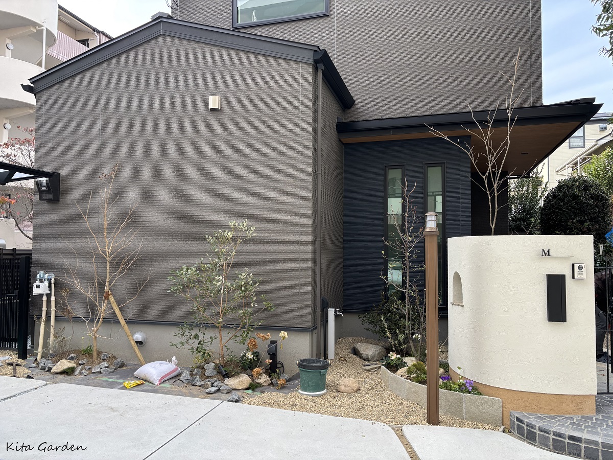 伊丹市の新築外構の植栽工事