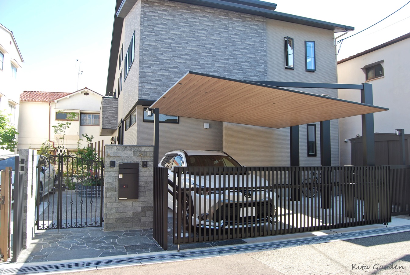 LIXILカーポートSC木調の施工事例