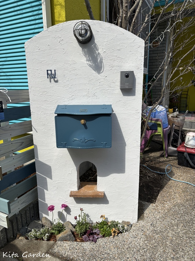 西宮市で施工した白の塗り壁門柱