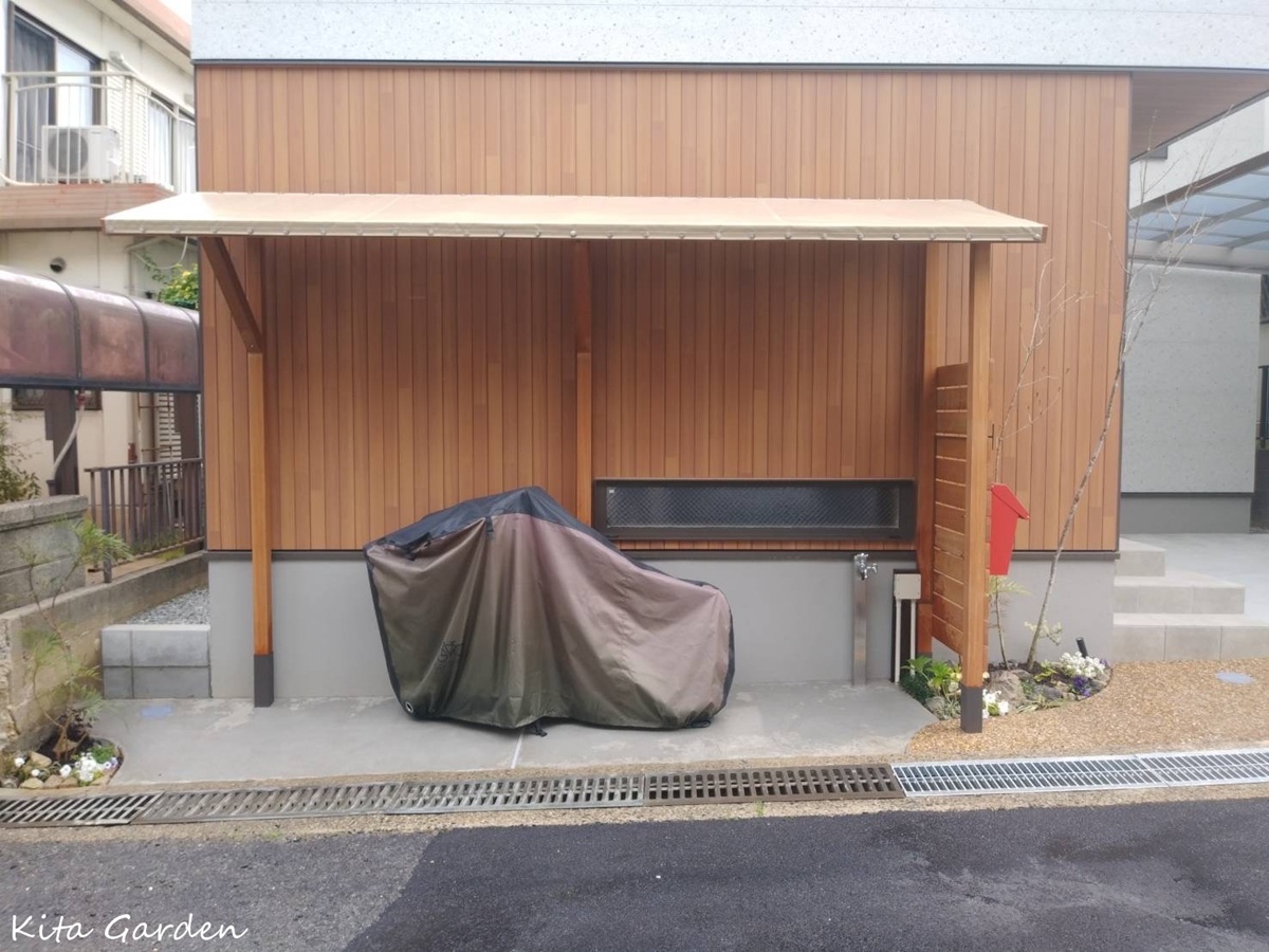 テント屋根のサイクルポート