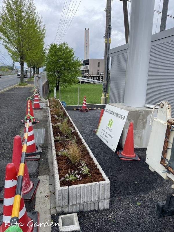 奈良スバルショールームの花壇植栽工事