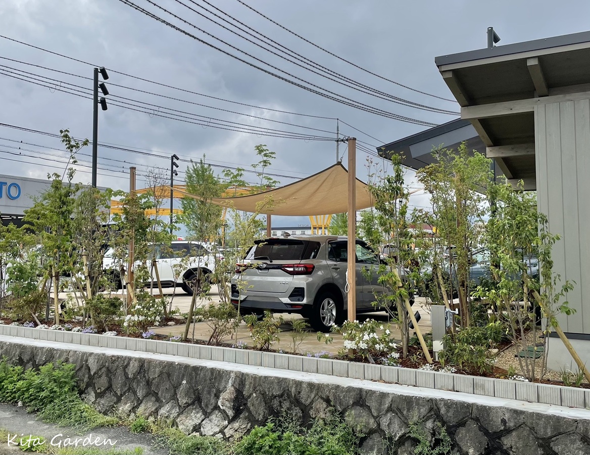 奈良スバルショールームの植栽工事