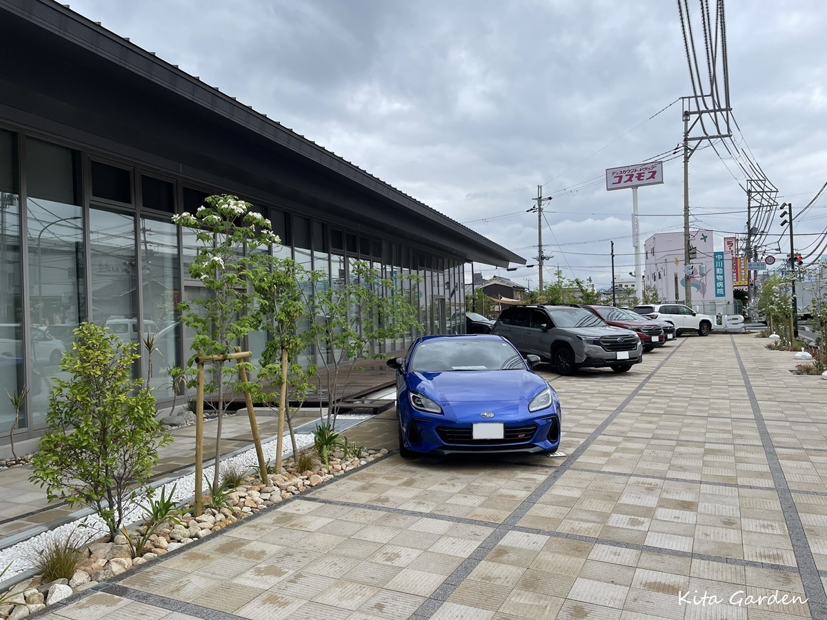 奈良スバルショールームの植栽工事