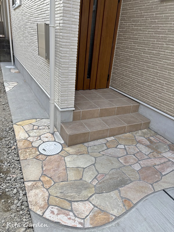 伊丹市の新築外構で施工したアプローチ