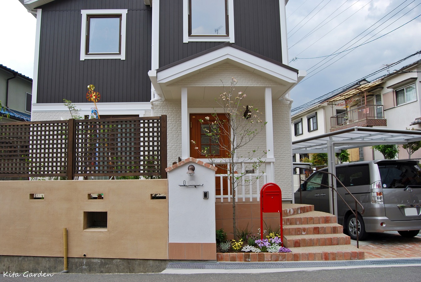 スウェーデンハウスに似合う外構デザイン