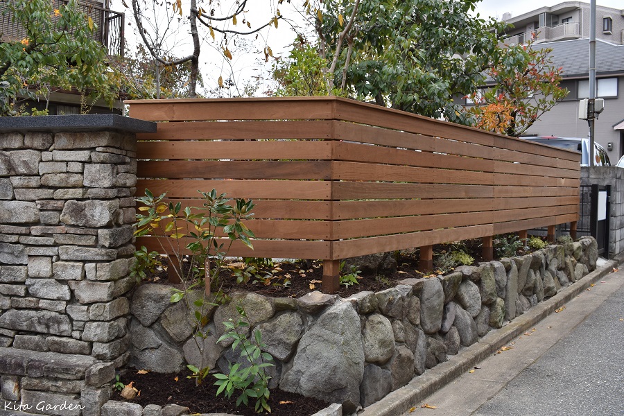 生垣からウッドフェンスへ外構庭リフォーム
