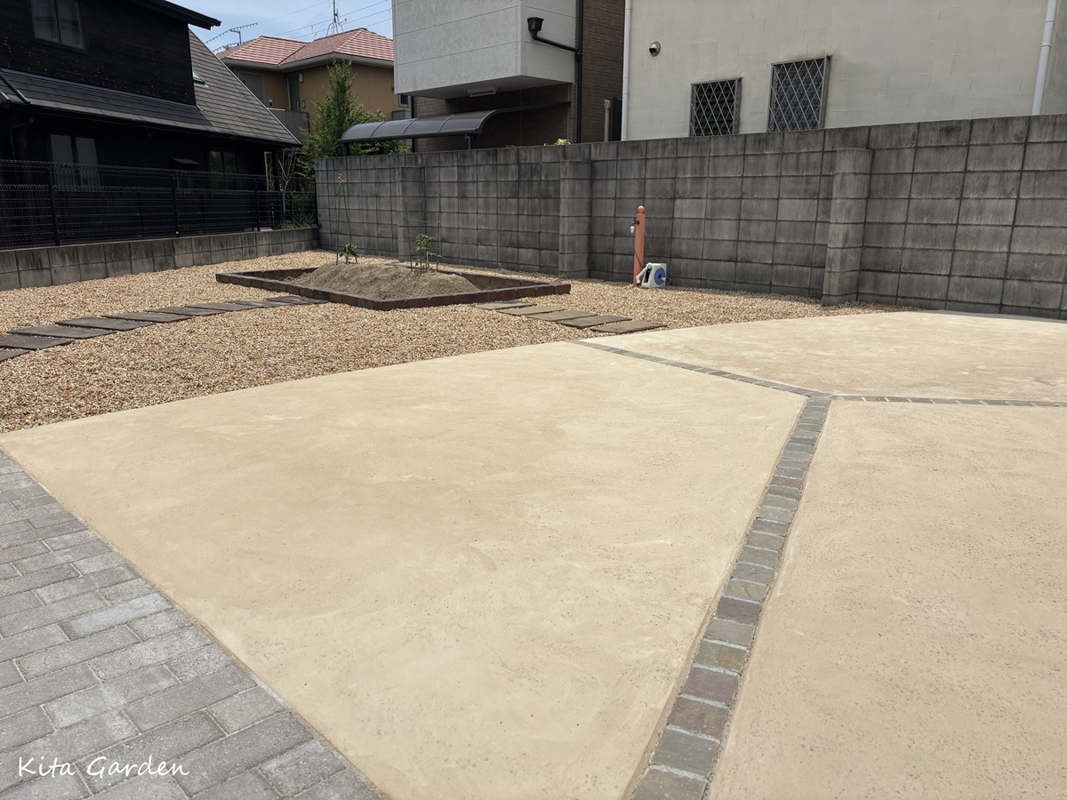 伊丹市庭リフォームの土風仕上げ土間