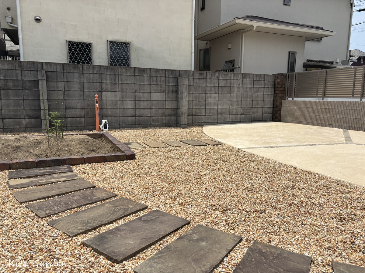伊丹市庭リフォームの家庭菜園と砂利土間